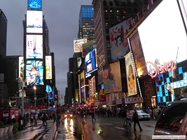 times square at night 037