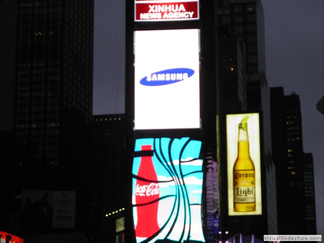 times square at night 038