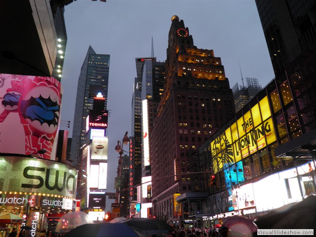 times square at night 043