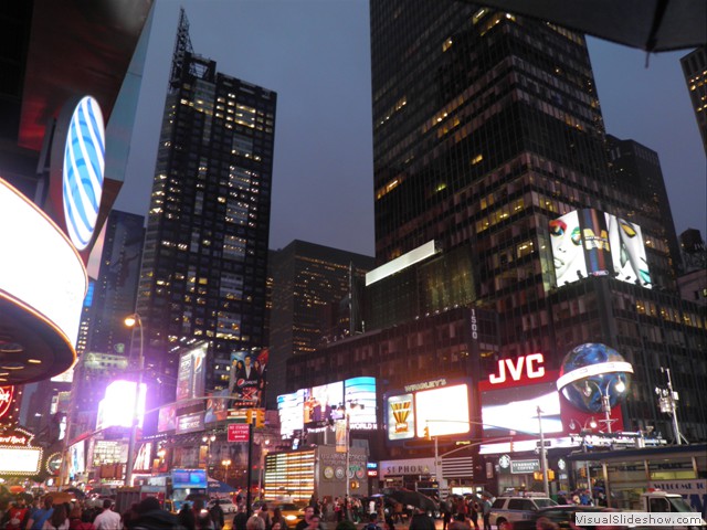 times square at night 060