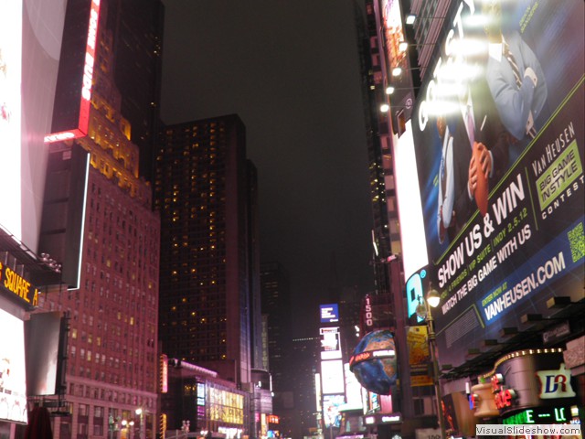 times square at night 064